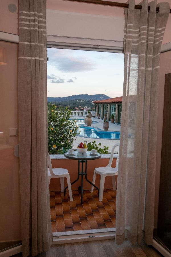 Villa Voula Agios Stefanos Avliotes  Eksteriør billede