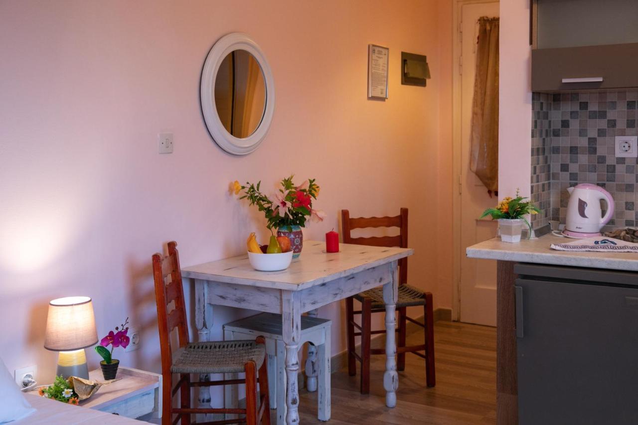 Villa Voula Agios Stefanos Avliotes  Eksteriør billede