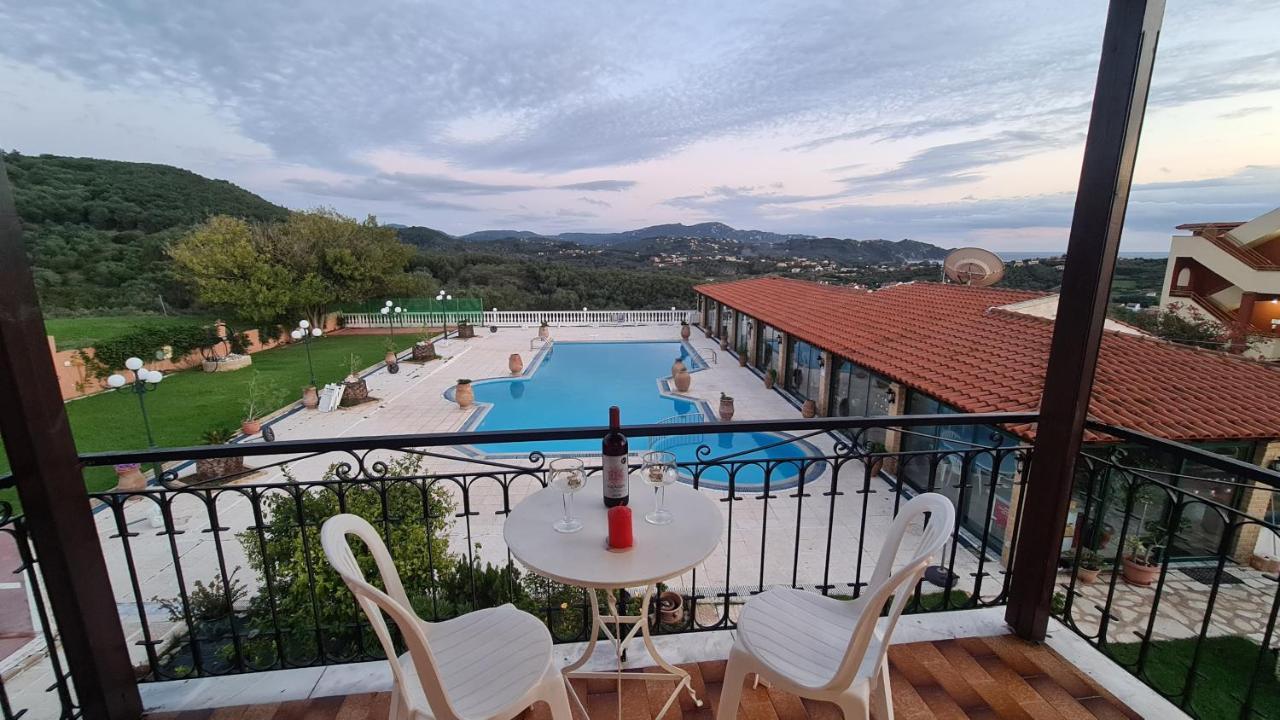 Villa Voula Agios Stefanos Avliotes  Eksteriør billede
