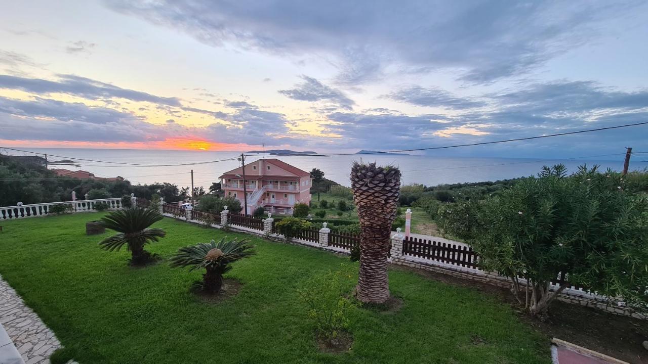 Villa Voula Agios Stefanos Avliotes  Eksteriør billede