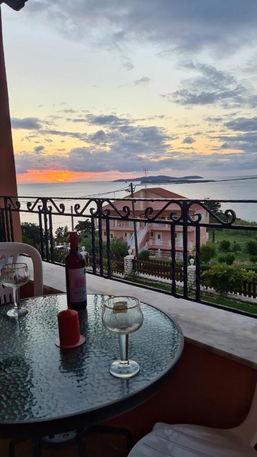 Villa Voula Agios Stefanos Avliotes  Eksteriør billede
