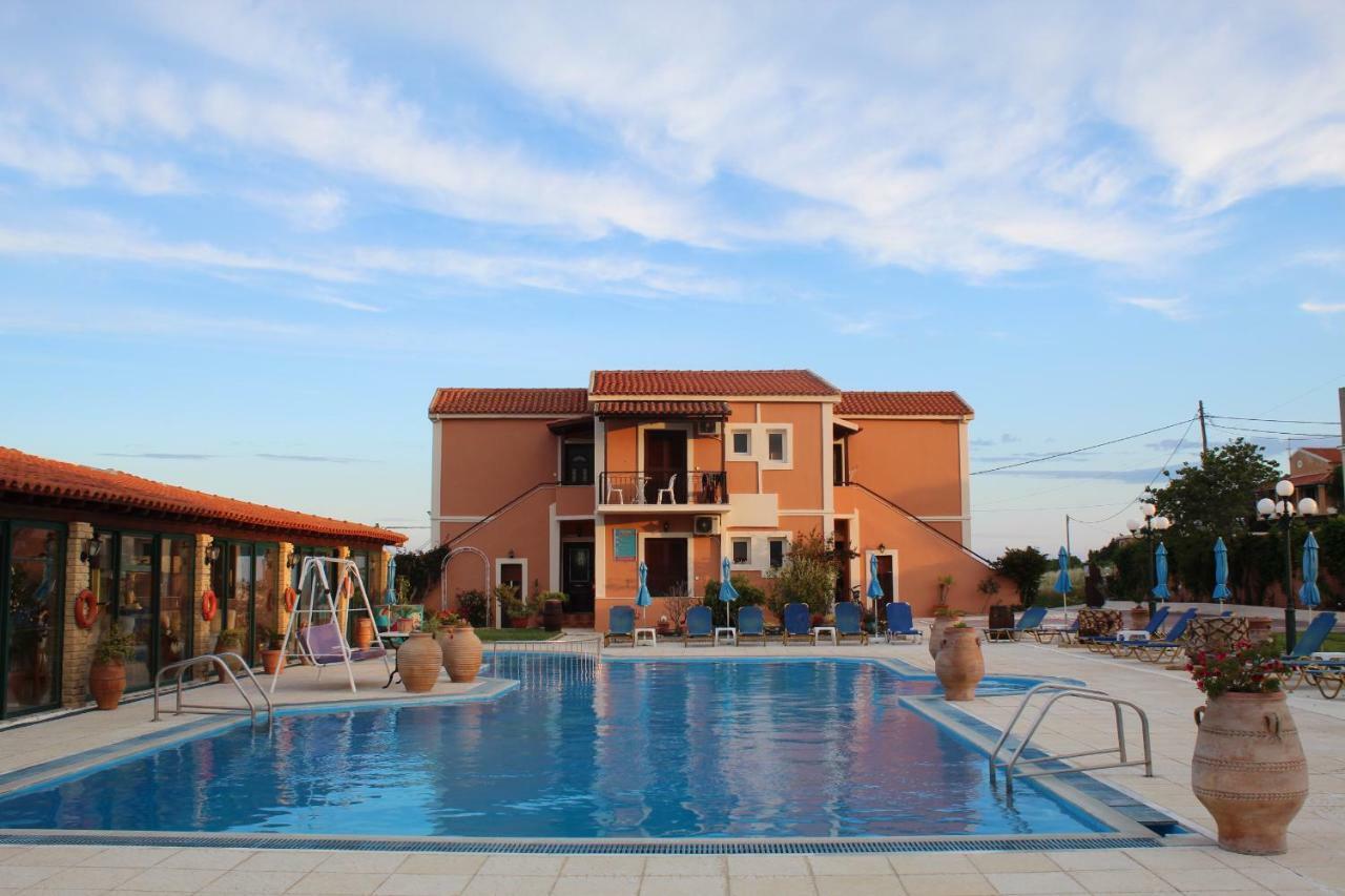 Villa Voula Agios Stefanos Avliotes  Eksteriør billede