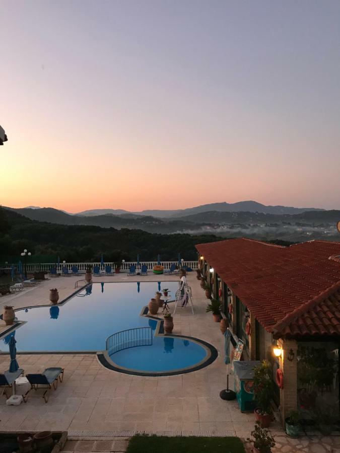 Villa Voula Agios Stefanos Avliotes  Eksteriør billede